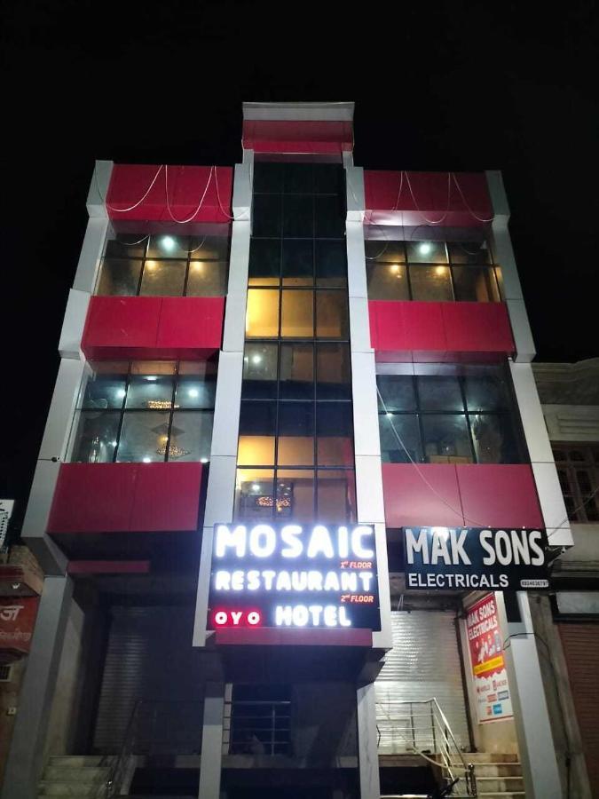 Oyo Mosaic Hotel And Restaurant Gonda Экстерьер фото