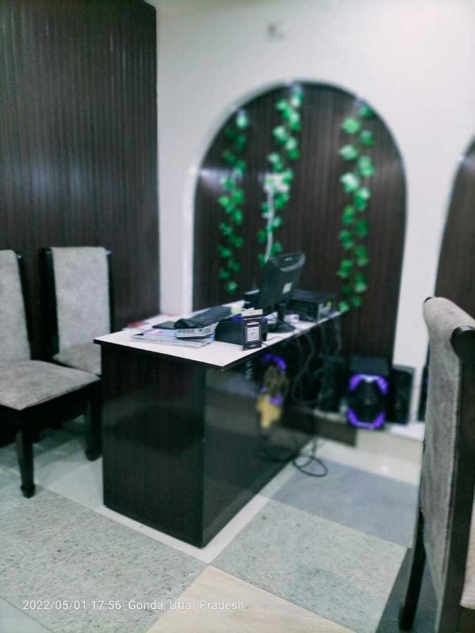Oyo Mosaic Hotel And Restaurant Gonda Экстерьер фото