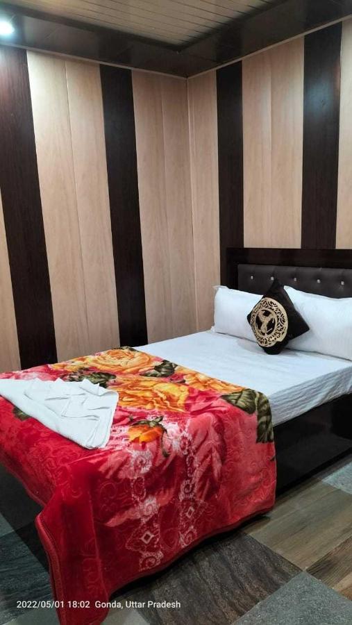 Oyo Mosaic Hotel And Restaurant Gonda Экстерьер фото